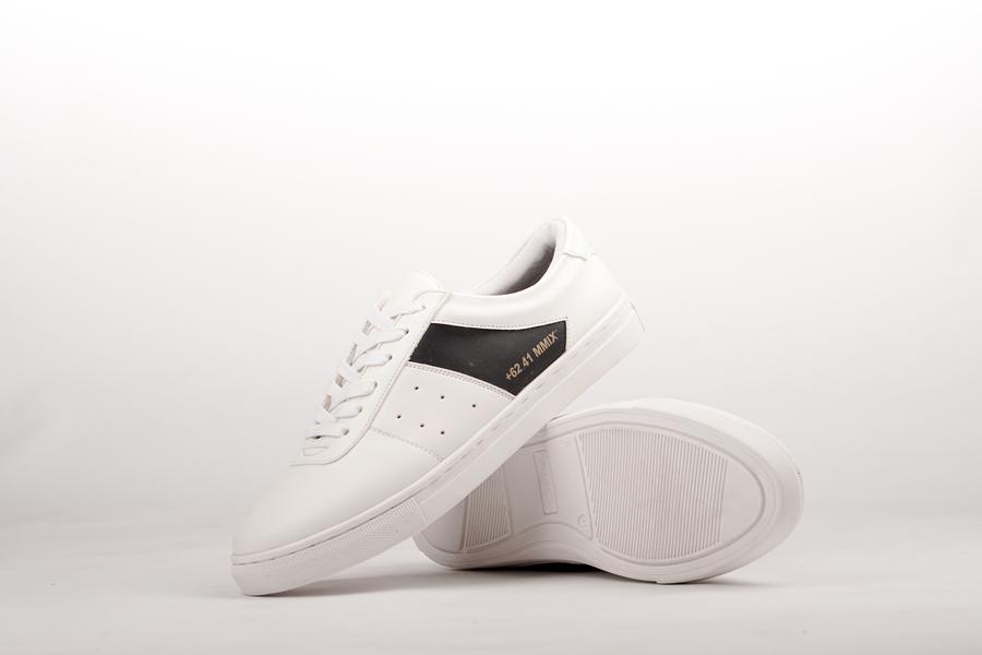 Suka Sneakers Putih? Bisa Jadi Kamu Orang yang Berani