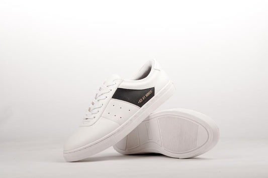 Suka Sneakers Putih? Bisa Jadi Kamu Orang yang Berani