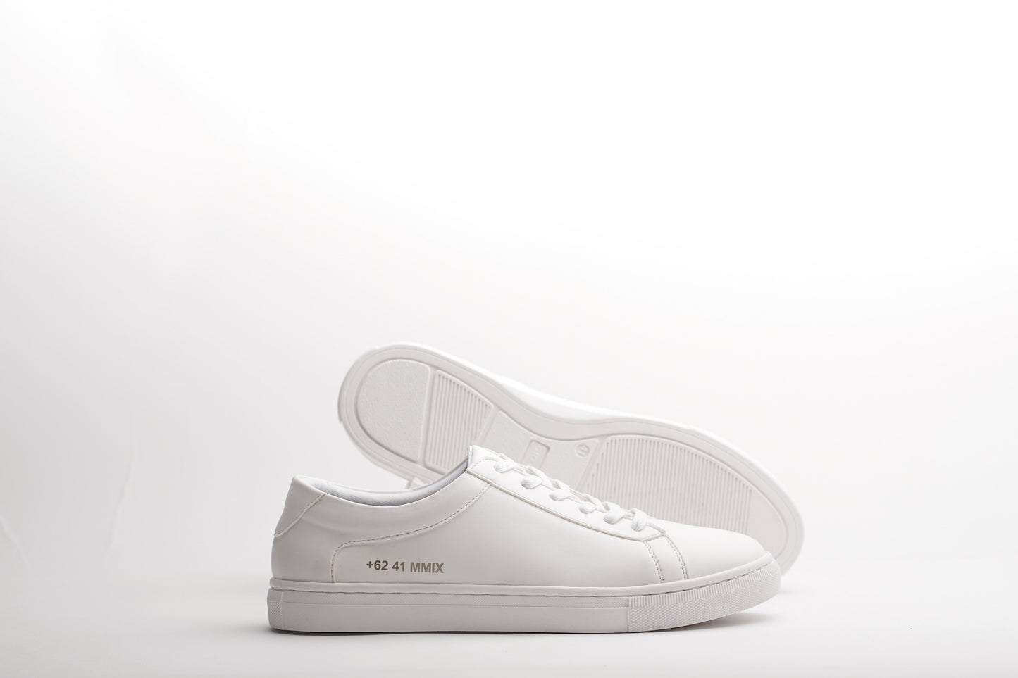 LAH-01 | TRIPLE WHITE | MEN - Gio Cardin