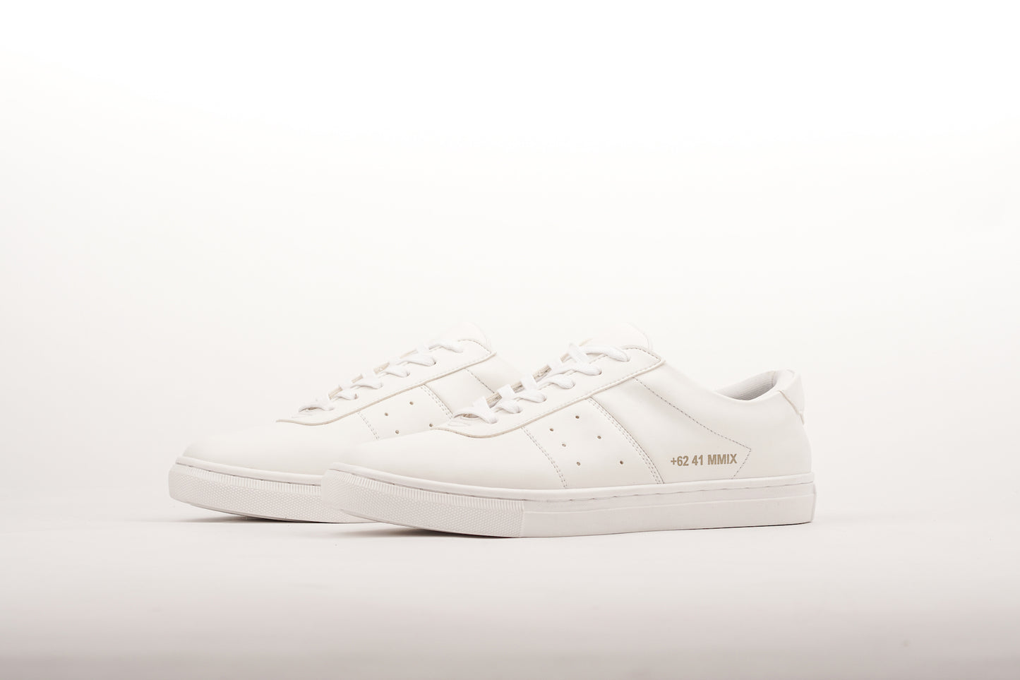 LAH-03 | TRIPLE WHITE | MEN - Gio Cardin