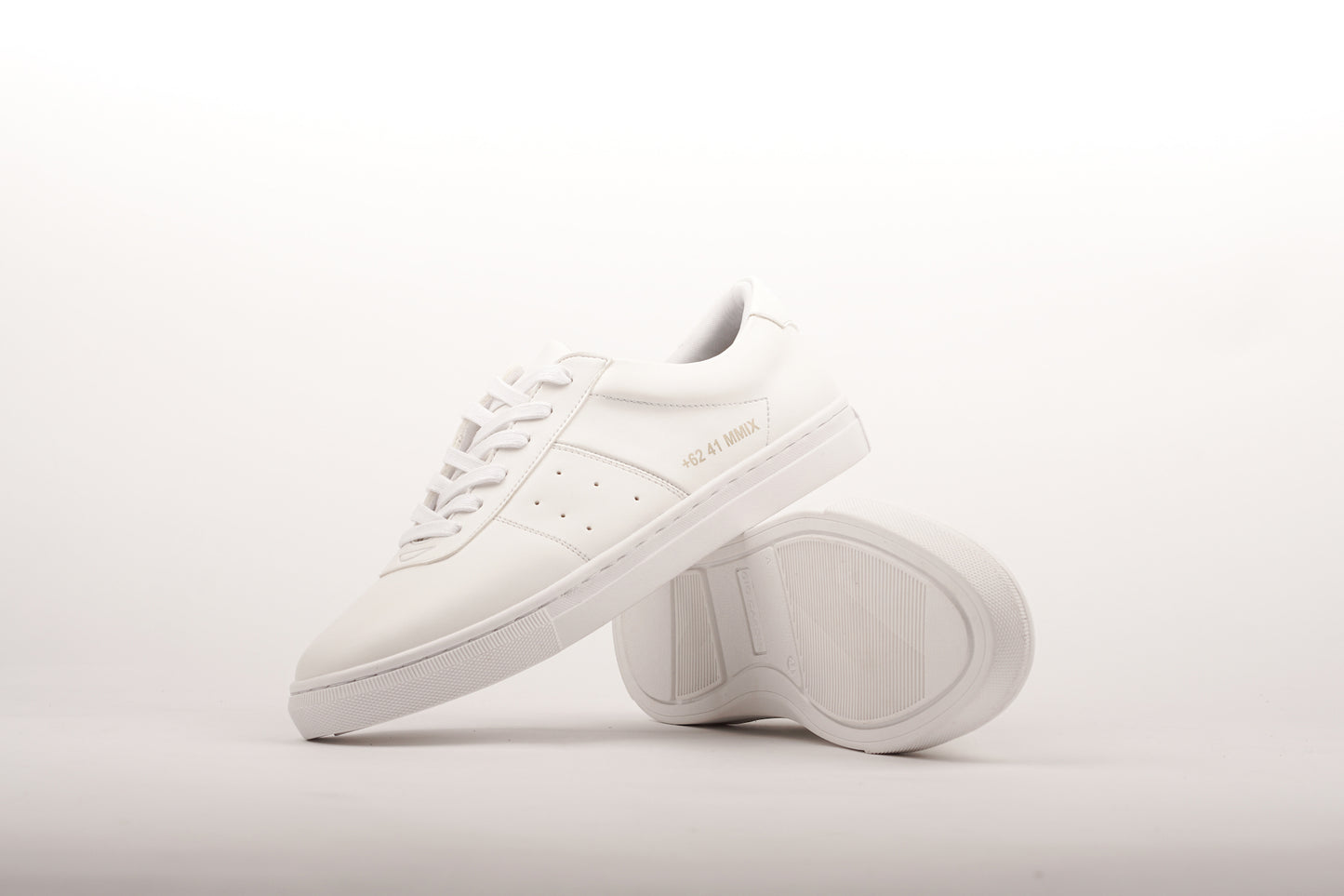 LAH-03 | TRIPLE WHITE | MEN - Gio Cardin