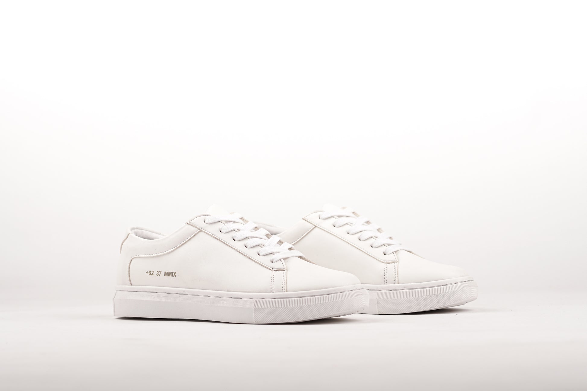 LAH-01 | TRIPLE WHITE | WOMEN - Gio Cardin