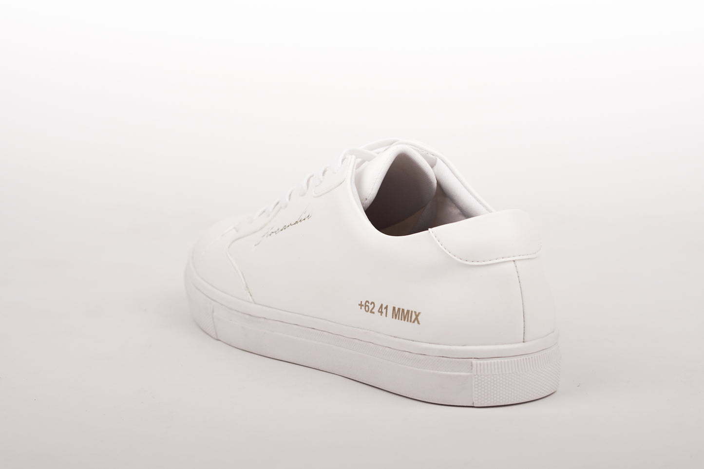 LAH-06 | TRIPLE WHITE | MEN - Gio Cardin