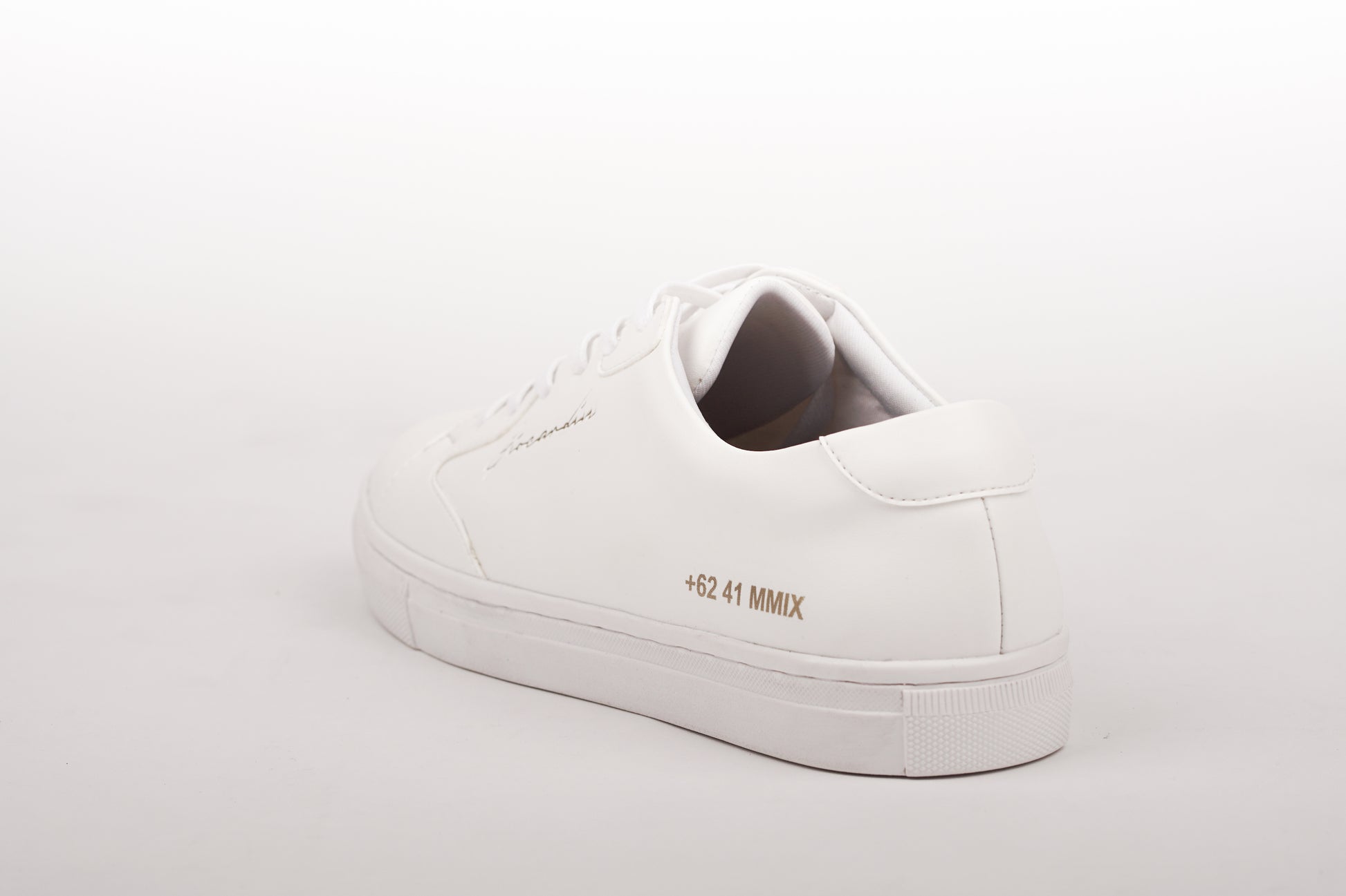 LAH-06 | TRIPLE WHITE | MEN - Gio Cardin