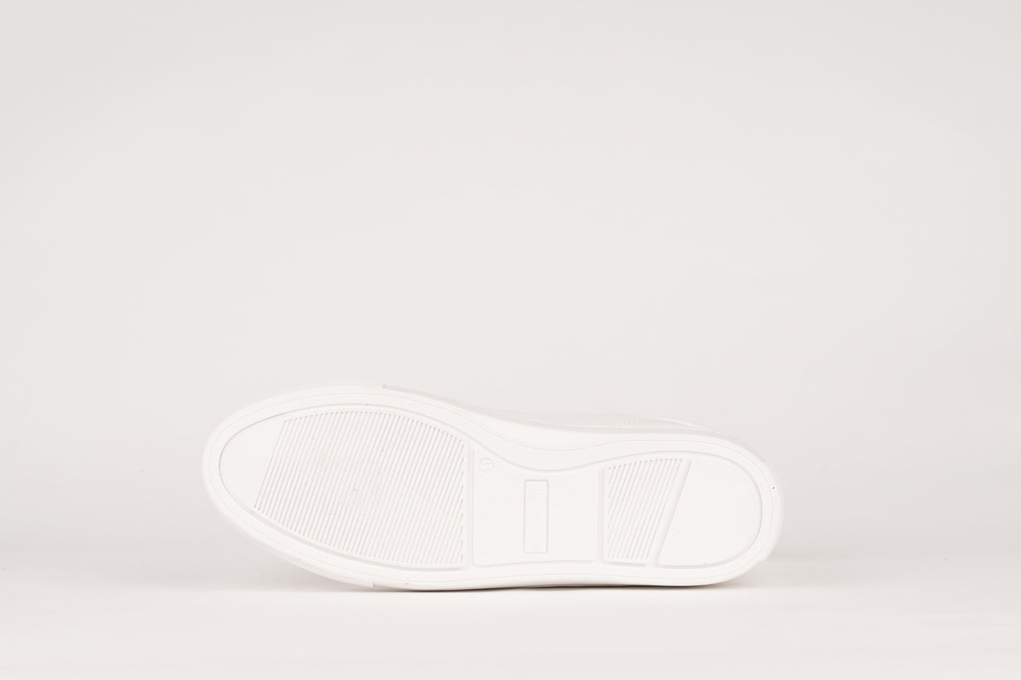 MAH-01 | TRIPLE WHITE | MEN - Gio Cardin