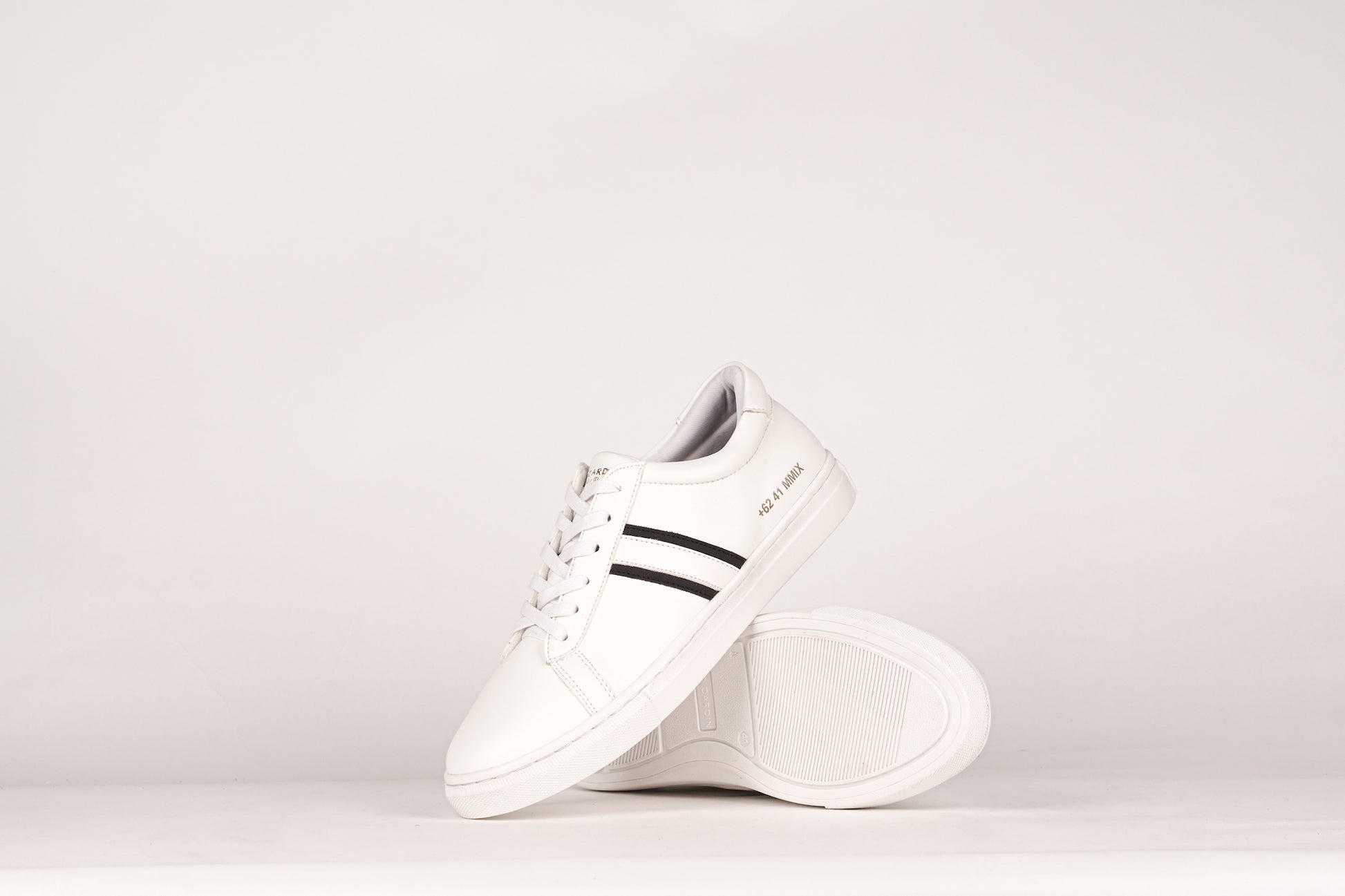 LAH-05 | WHITE / BLACK | MEN - Gio Cardin