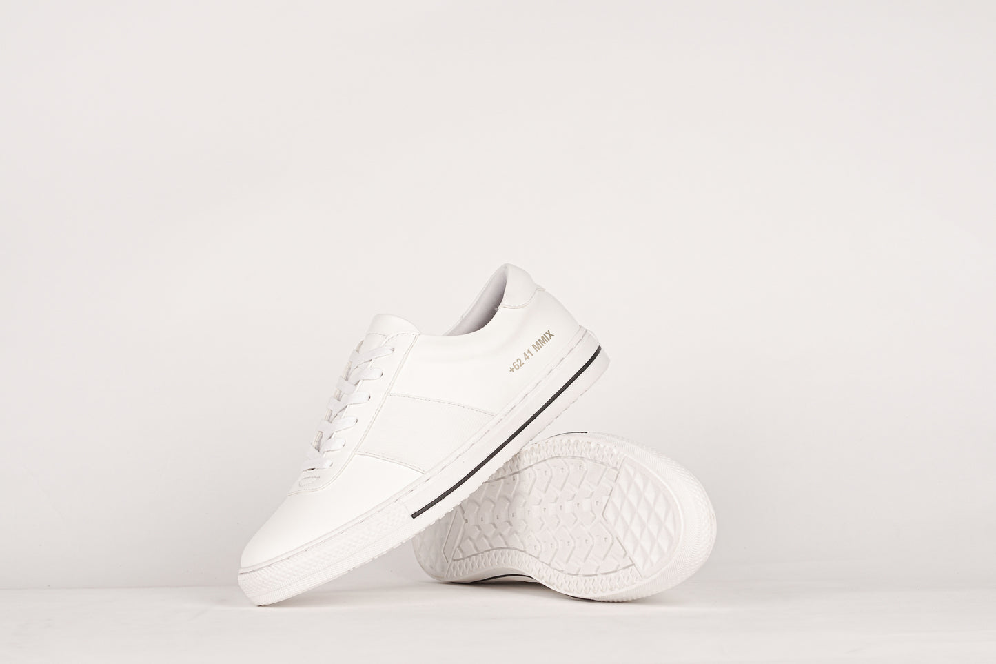 LAV-07 | TRIPLE WHITE | MEN - Gio Cardin