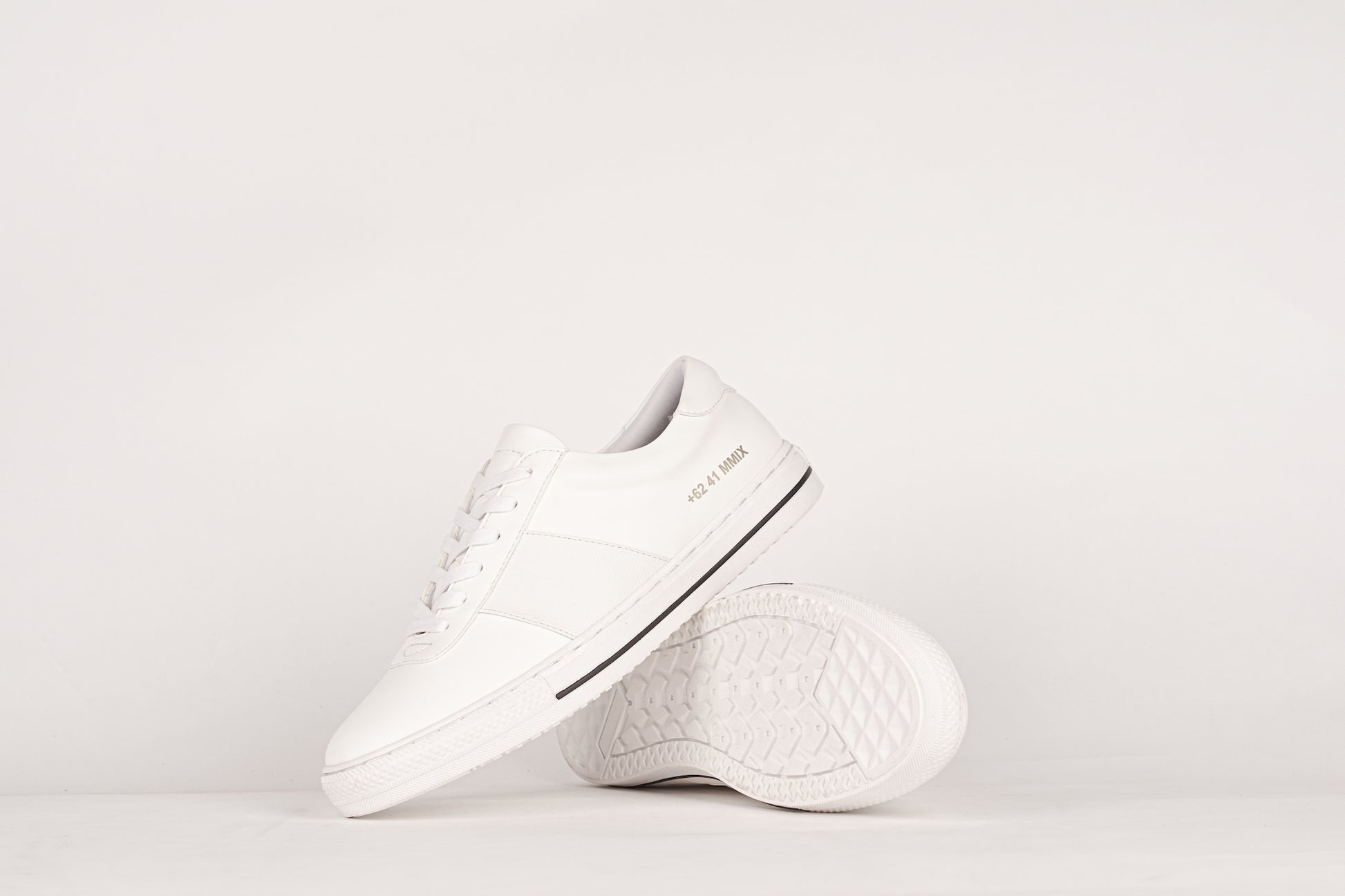 LAV-07 | TRIPLE WHITE | MEN - Gio Cardin