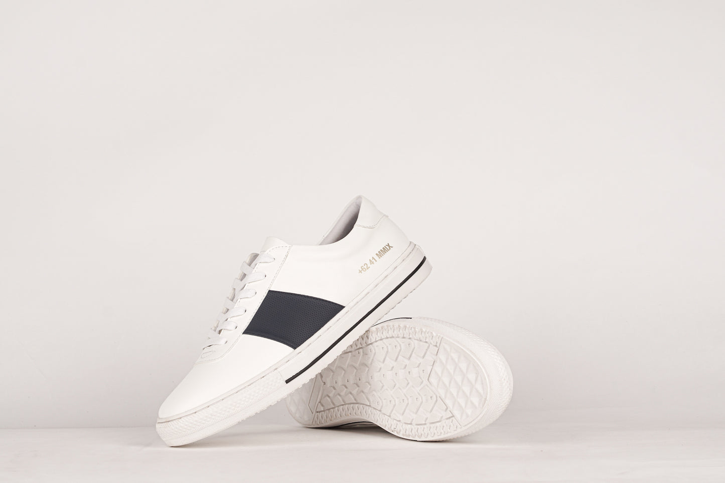 LAV-07 | WHITE / NAVY | MEN - Gio Cardin