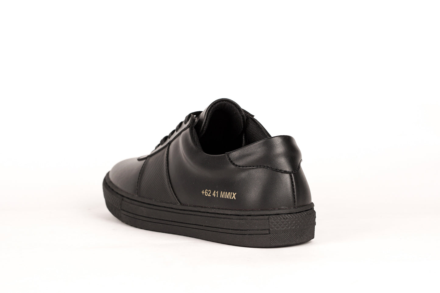 LAV-07 | TRIPLE BLACK | MEN - Gio Cardin