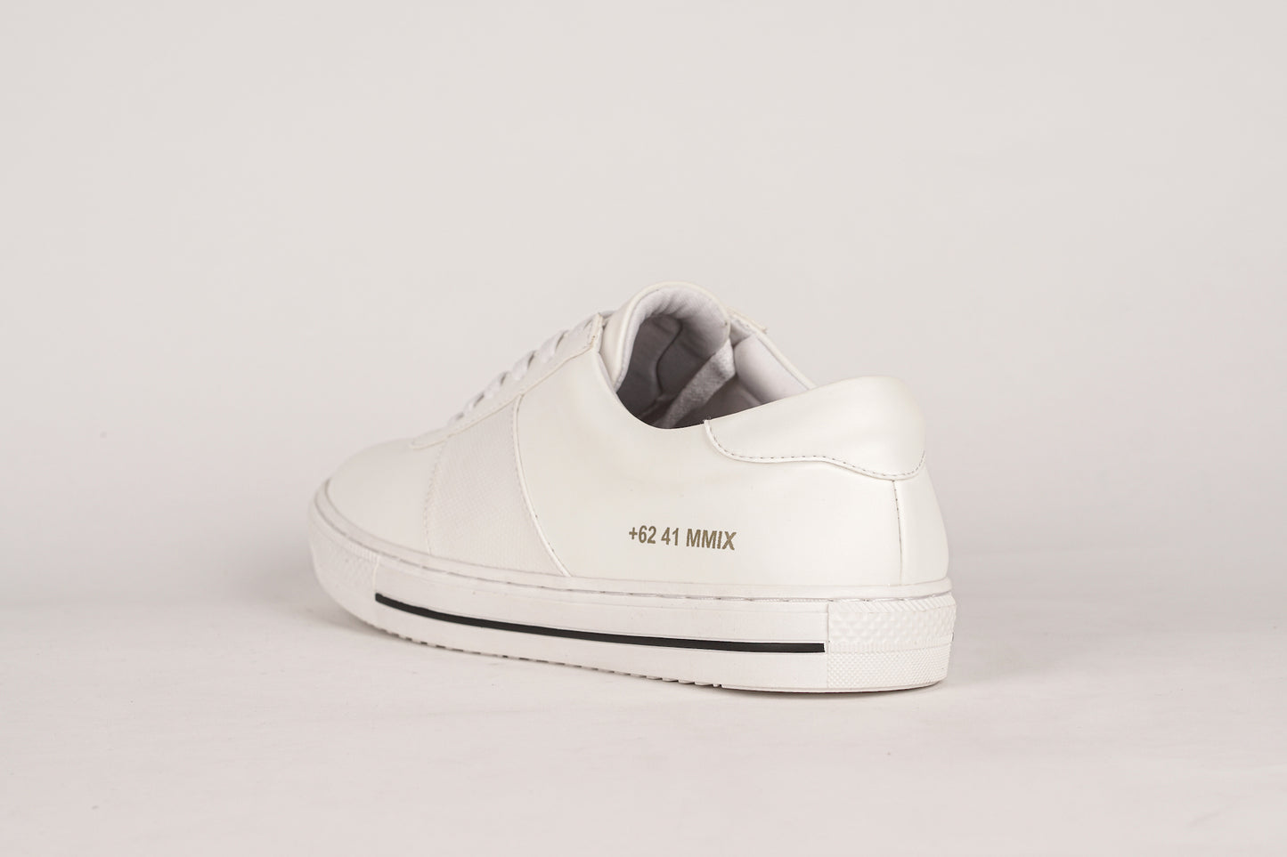 LAV-07 | TRIPLE WHITE | MEN - Gio Cardin