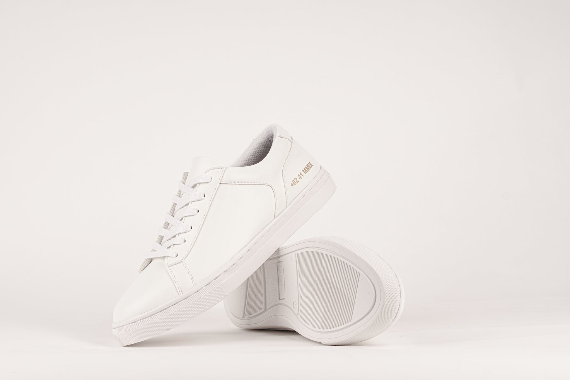 LAH-11 | TRIPLE WHITE | MEN - Gio Cardin