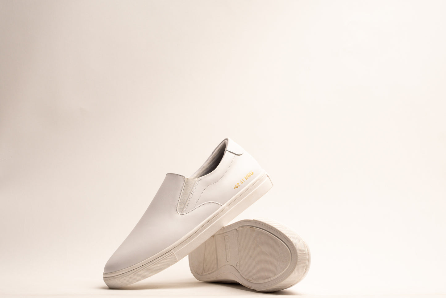 LAH-02 SLIP ON | TRIPLE WHITE | MEN - Gio Cardin
