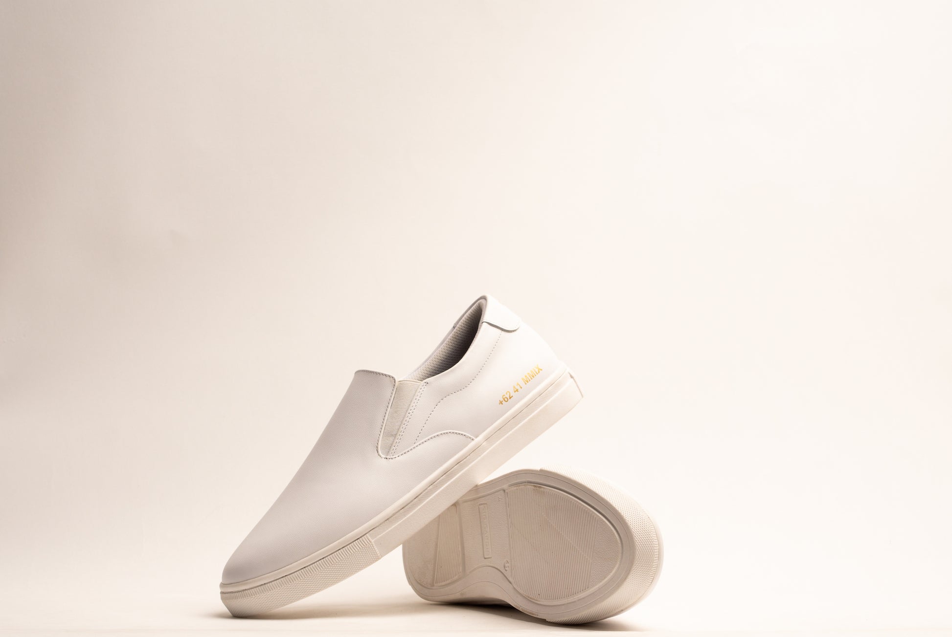 LAH-02 SLIP ON | TRIPLE WHITE | MEN - Gio Cardin