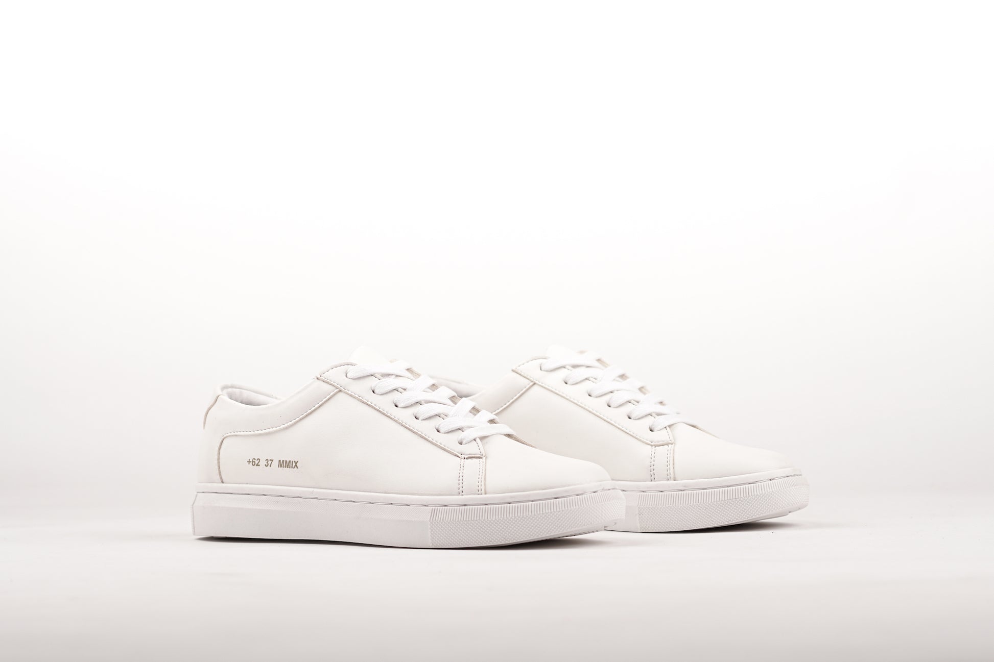 LAH-01 CNY | TRIPLE WHITE | WOMEN [LIMITED EDITION] - Gio Cardin